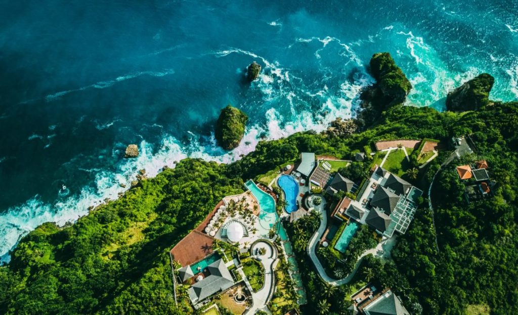 Cliff-Hanging Luxury on the Edge in Uluwatu 5 NIGHTS FROM AUD$3,999 /room