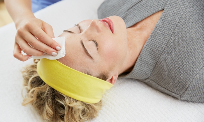 Collagen Masque Treatment: 1 ($24), 2 ($46) or 3 Sessions ($66) at Lux Allure Beauty (Up to $150 Value)