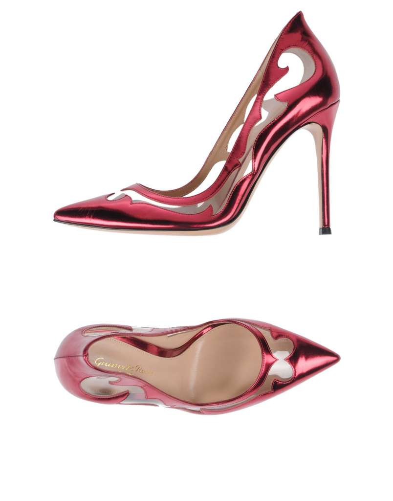 GIANVITO ROSSI Pump US$ 590,00