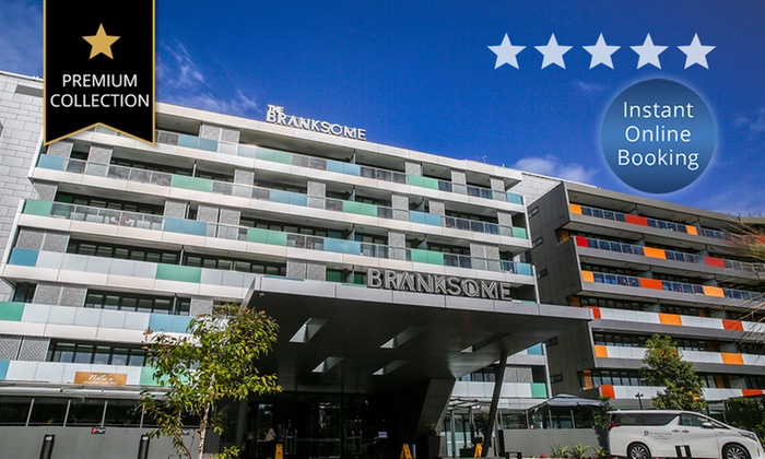 Sydney Airport, NSW: 1 or 2 Nights for Up to 4 with Buffet Breakfast, Parking $179