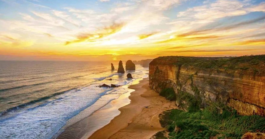 The Great Escape – All-Inclusive Gourmet 3-Day Great Ocean Road Tour with Helicopter Ride | 3 Days from AUD$1,499 /person (Valued up to $2,395)