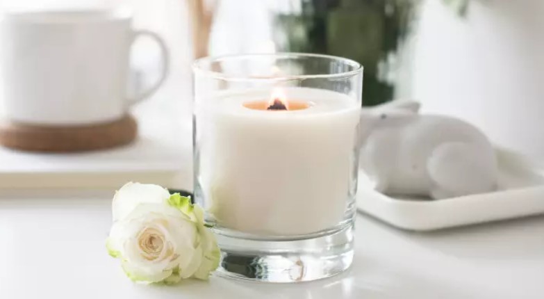 Soy Candle Making Classes One Person  $49 (VALUED AT $180); Two People  $95 (VALUED AT $360)