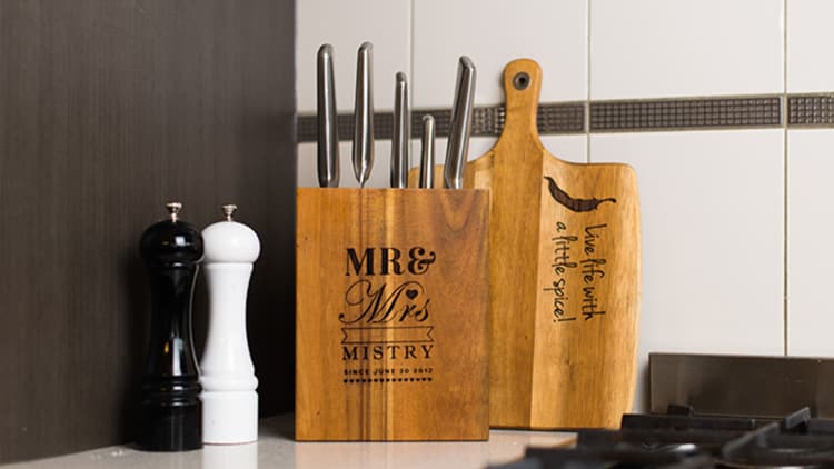 Personalised Knife Block – Shipping Included $39 (VALUED AT $109.99)