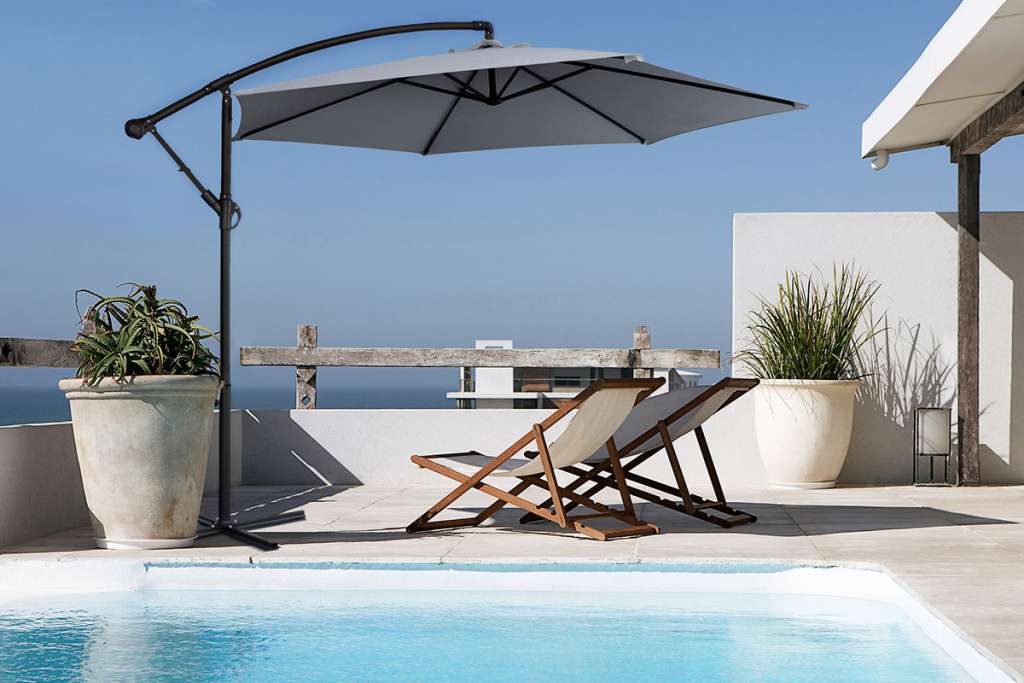 Milano 3 Metre Cantilever Outdoor Umbrella with Bonus Protective Cover $75