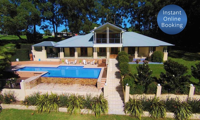 Mollymook: 1 to 3 Nights for Two with Breakfast, Sparkling Wine and Chocolates at Ridge Retreat at Mollymook FROM $399