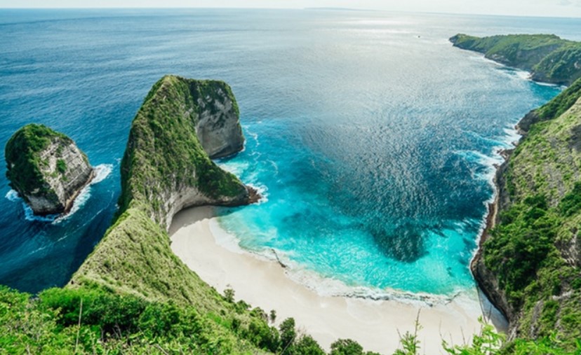 Nusa Penida: Day Excursion for Two-Four People with Transfers, Lunch, and Entrance Fees with Bali Sun Tours From $179