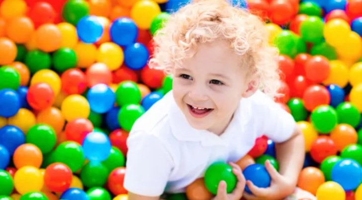 Save up to 52% on Children’s Indoor Play Centre Passes or Upgrade for a Party Package! $5-$99 (VALUED AT$10.50-$220)