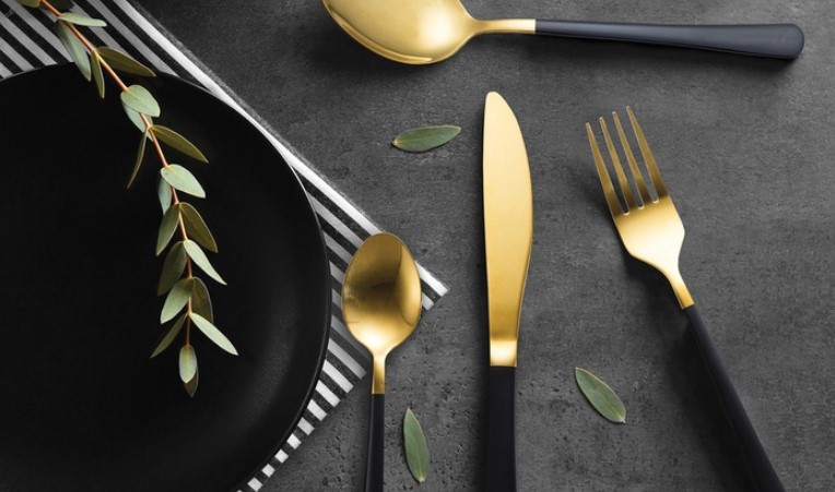 Cutlery Set: 16-Piece ($29) or 32-Piece ($49) (Don’t Pay up to $338)