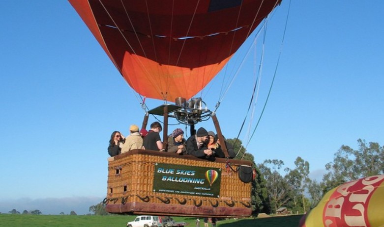 Unforgettable Hot Air Balloon Flight over the Yarra Valley $245 (VALUED AT $300)