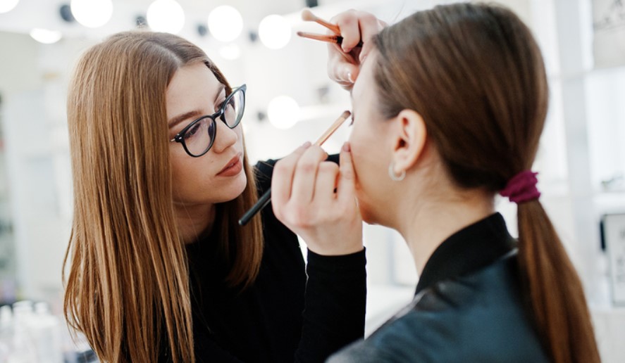 Freelance Makeup Artist Online Course $29 (VALUED AT $499)