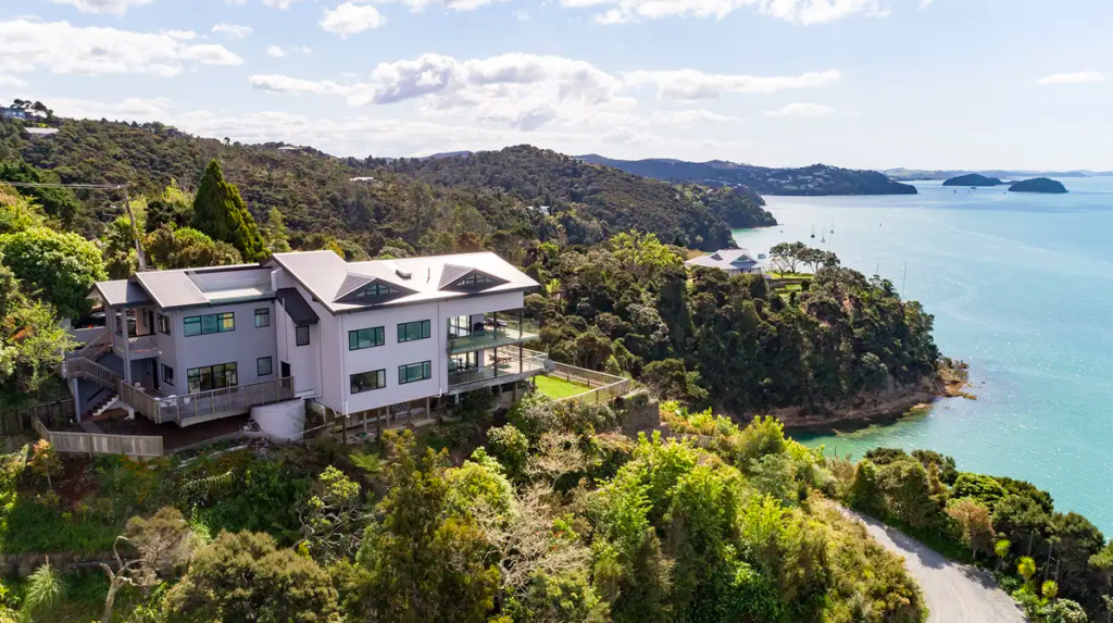 Bay of Islands Secluded Clifftop Haven for up to Four People with Daily Breakfast 2, 3 or 5 Nights From $399 /room Valued up to $1,000